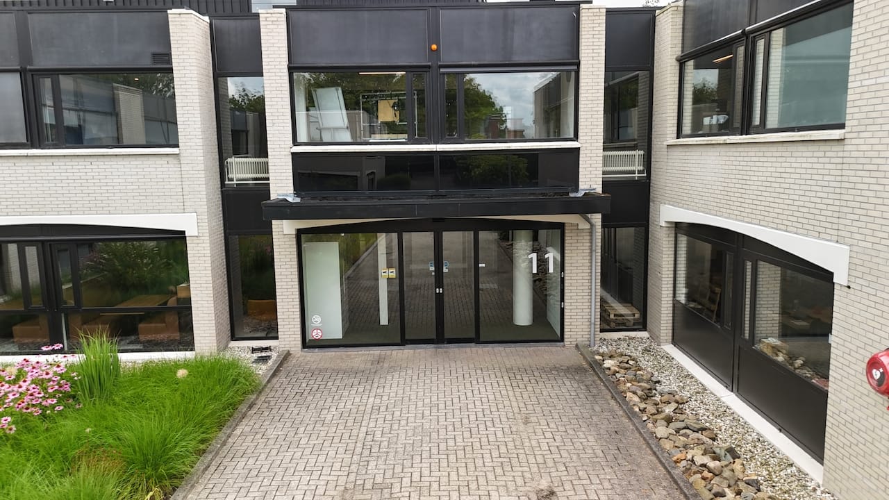 Bekijk foto 3 van Burgemeester Verderlaan 11
