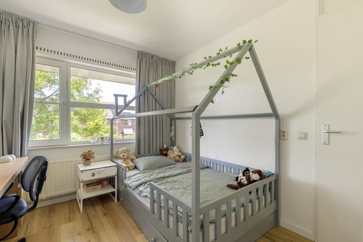 Tussenwoning te koop: La Traviataplantsoen 7, Nieuw-Vennep