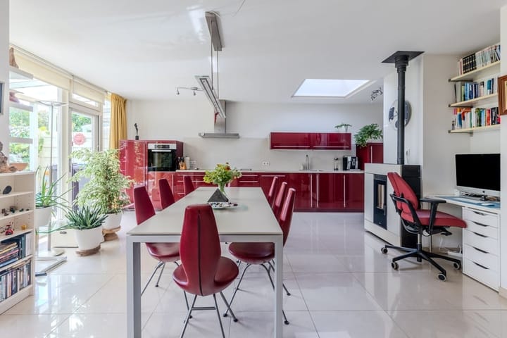 Tussenwoning te koop: Prof. van Itersonstraat 78, Heerlen
