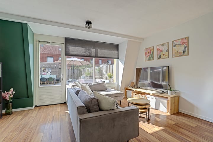 Tussenwoning te koop: Mispelgaarde 14, Hendrik-Ido-Ambacht