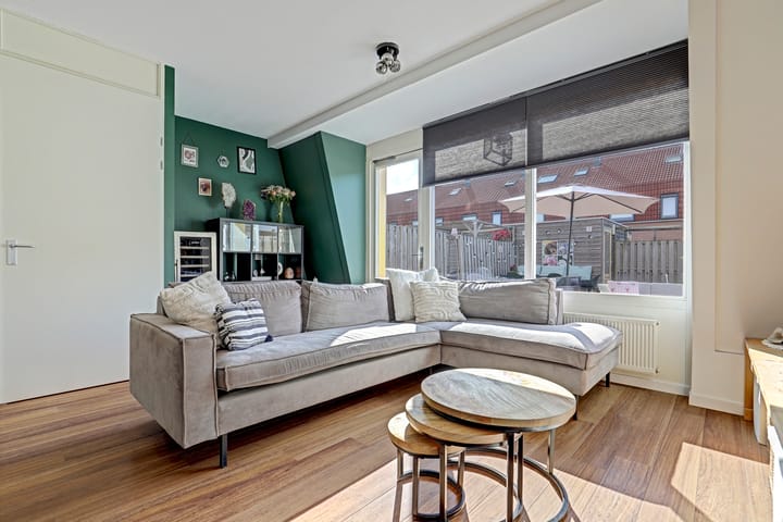 Tussenwoning te koop: Mispelgaarde 14, Hendrik-Ido-Ambacht