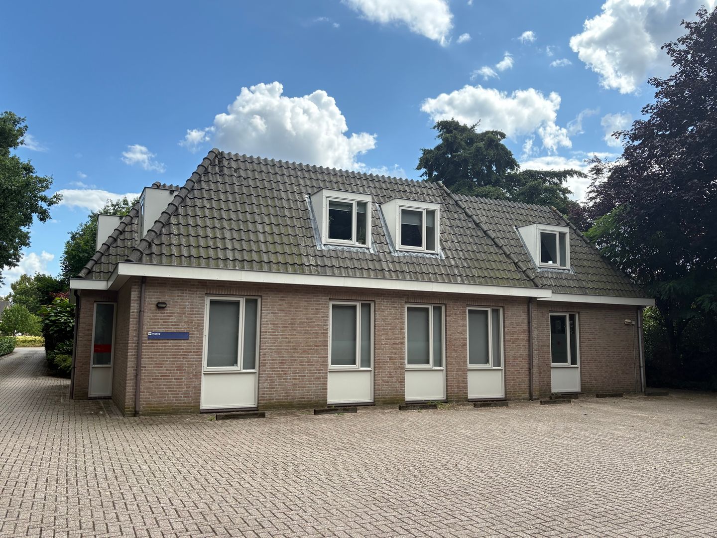 View photo 1 of Striensestraat 35