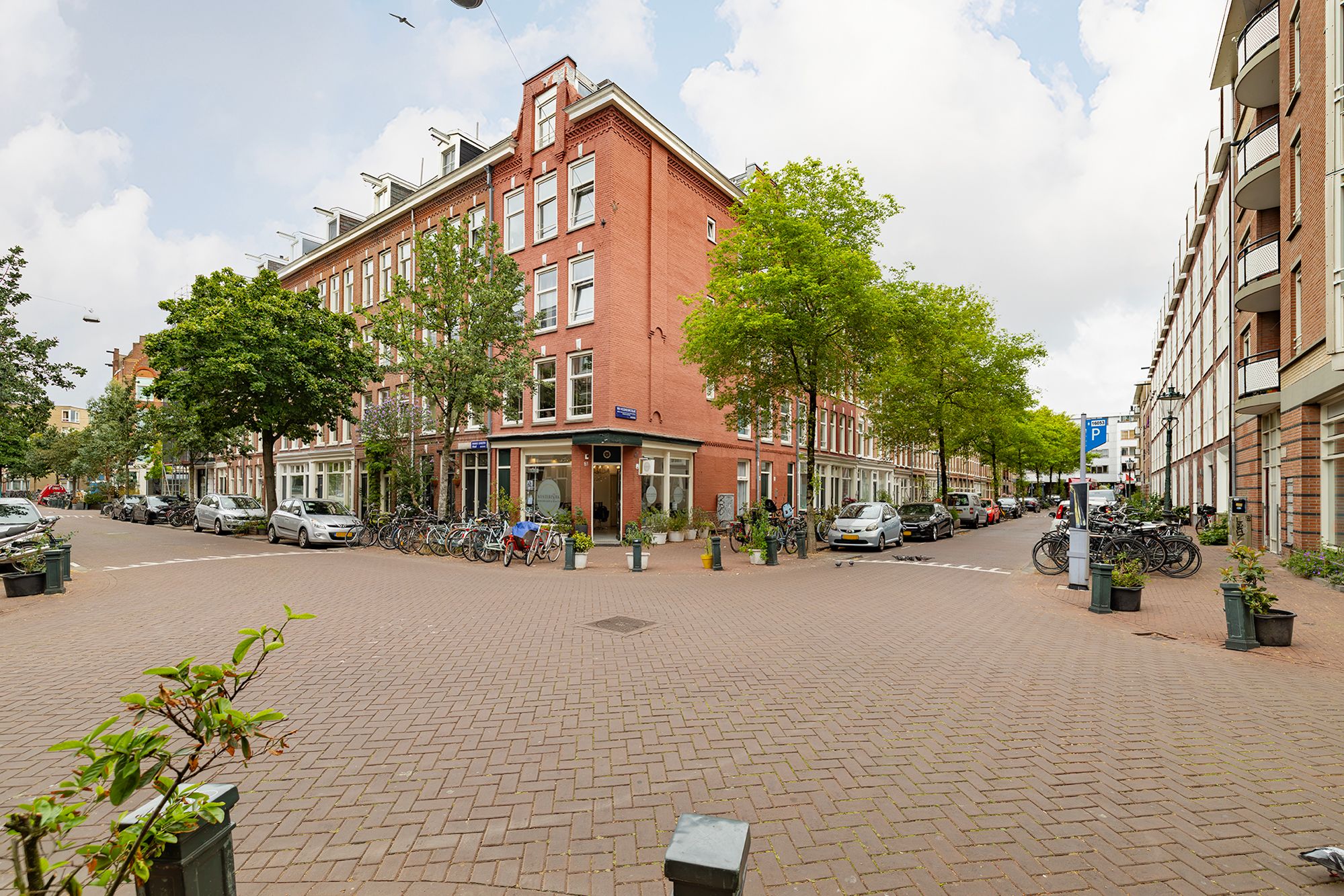 Photo 33 of Van Hogendorpstraat 76-3
