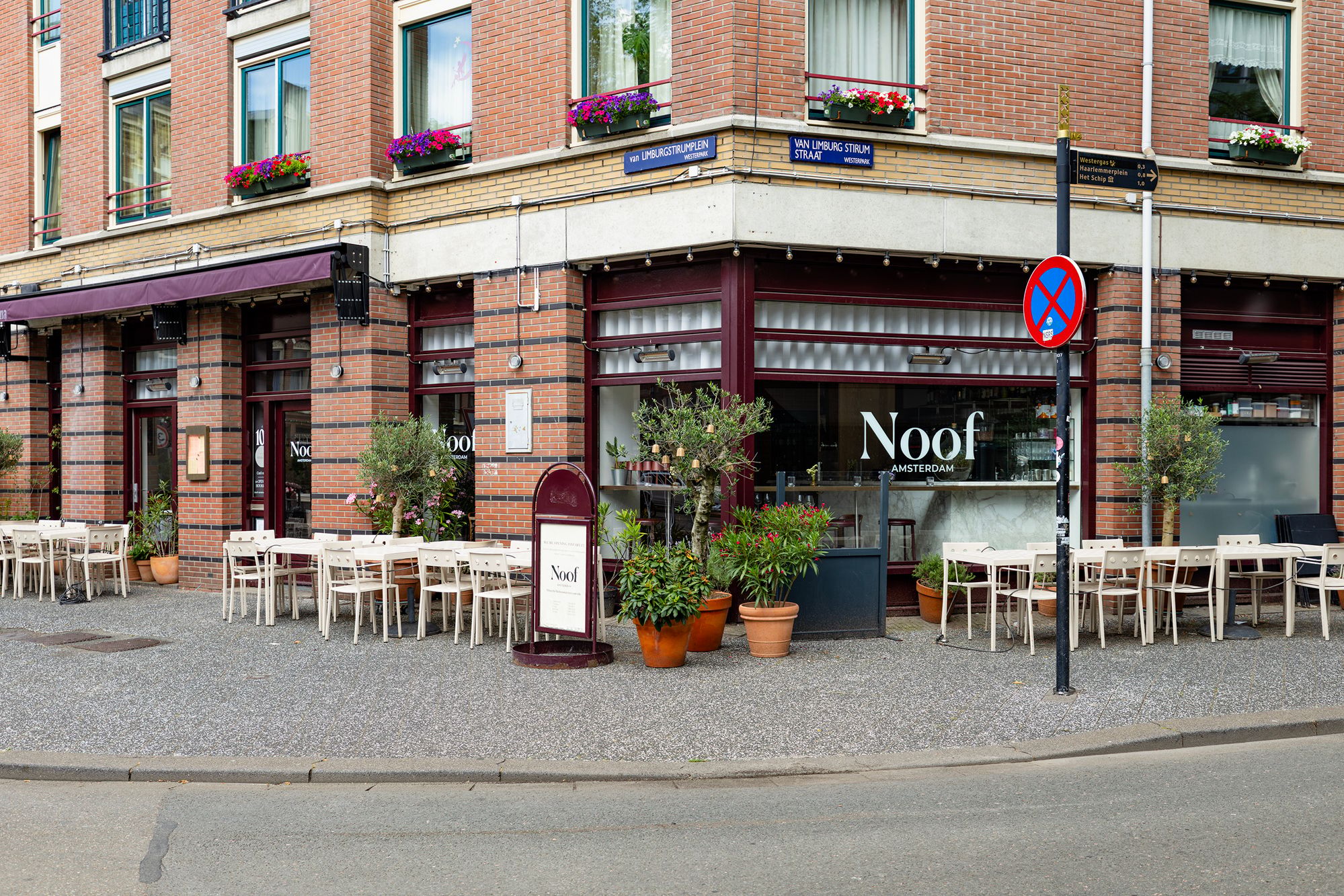 Photo 36 of Van Hogendorpstraat 76-3
