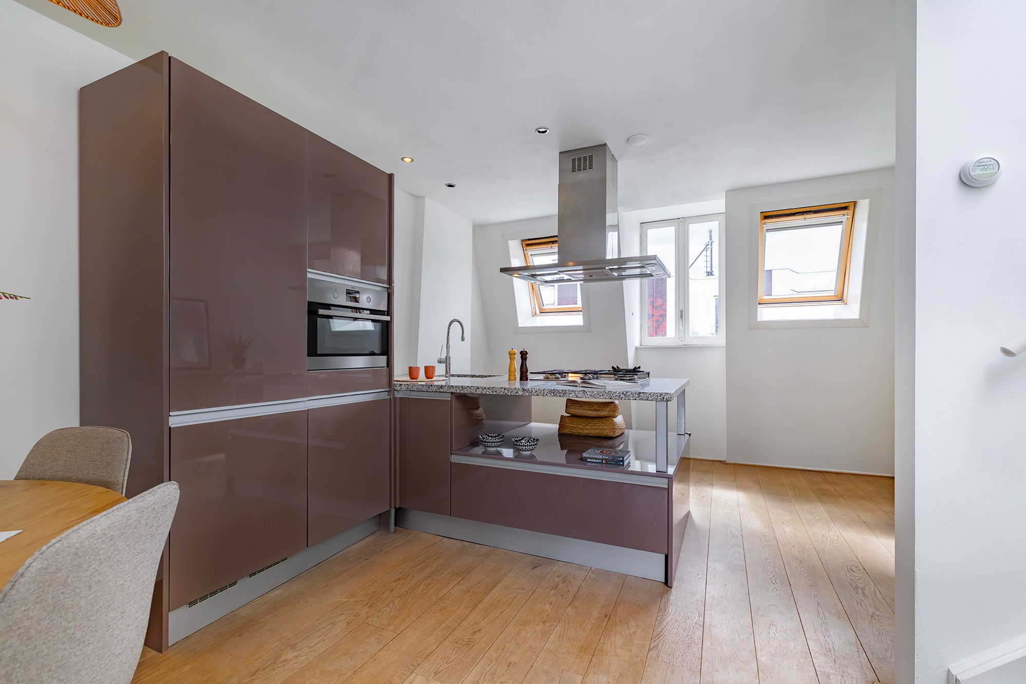 Photo 9 of Van Hogendorpstraat 76-3