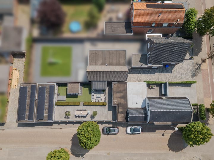 Vrijstaande woning te koop: Julianalaan 51, Raamsdonksveer