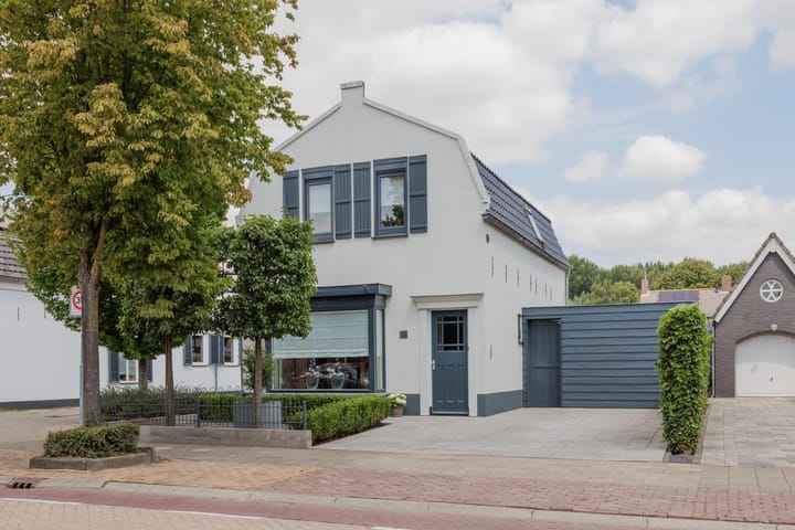 Vrijstaande woning te koop: Julianalaan 51, Raamsdonksveer