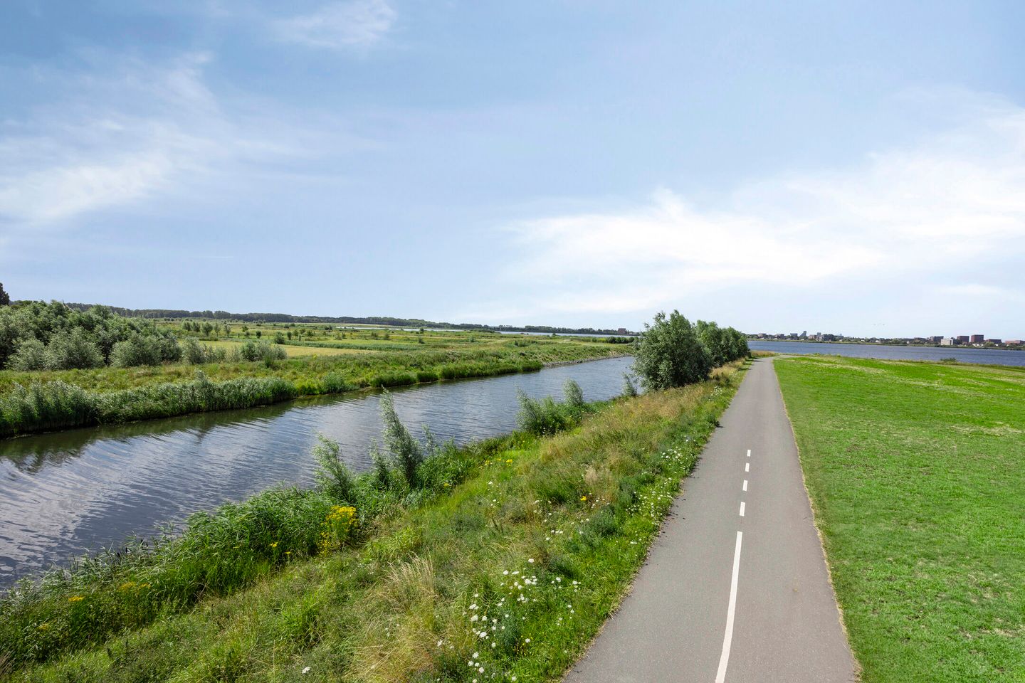 Photo 10 of Voorweg 175A