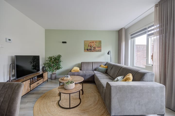 Tussenwoning te koop: Wielewaal 56, Etten-Leur