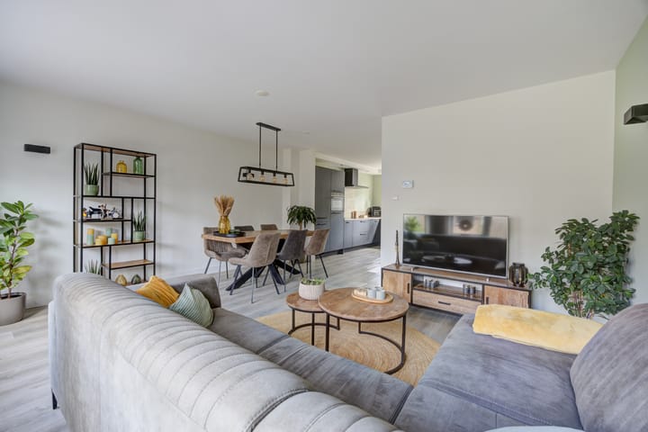 Tussenwoning te koop: Wielewaal 56, Etten-Leur