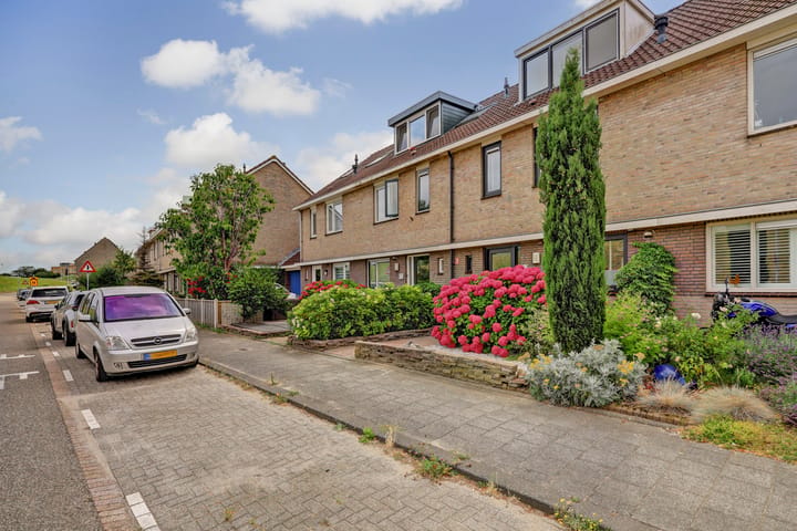 Tussenwoning te koop: Benedenrijweg 525, Ridderkerk