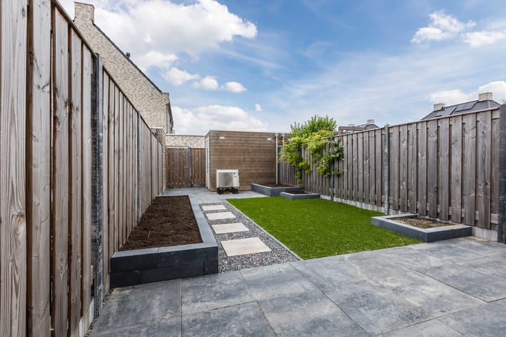 Tussenwoning te koop: Pyriet 16, Zevenbergen
