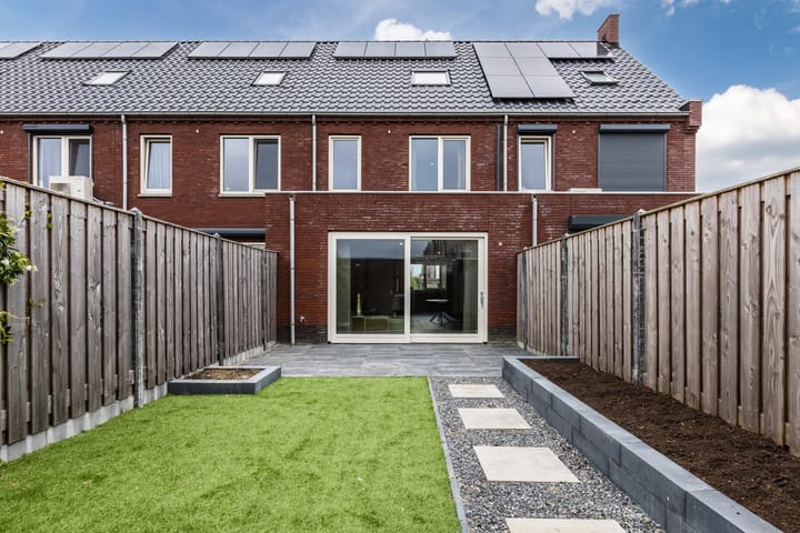 Tussenwoning te koop: Pyriet 16, Zevenbergen