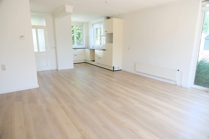 Foto 3 van Wilgenroos 31