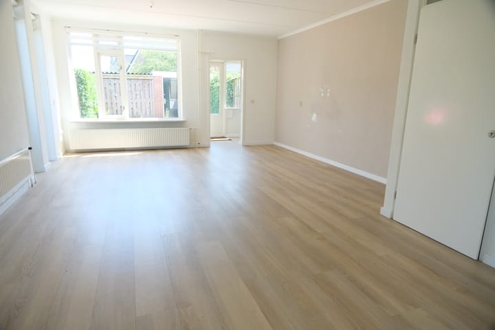 Foto 2 van Wilgenroos 31