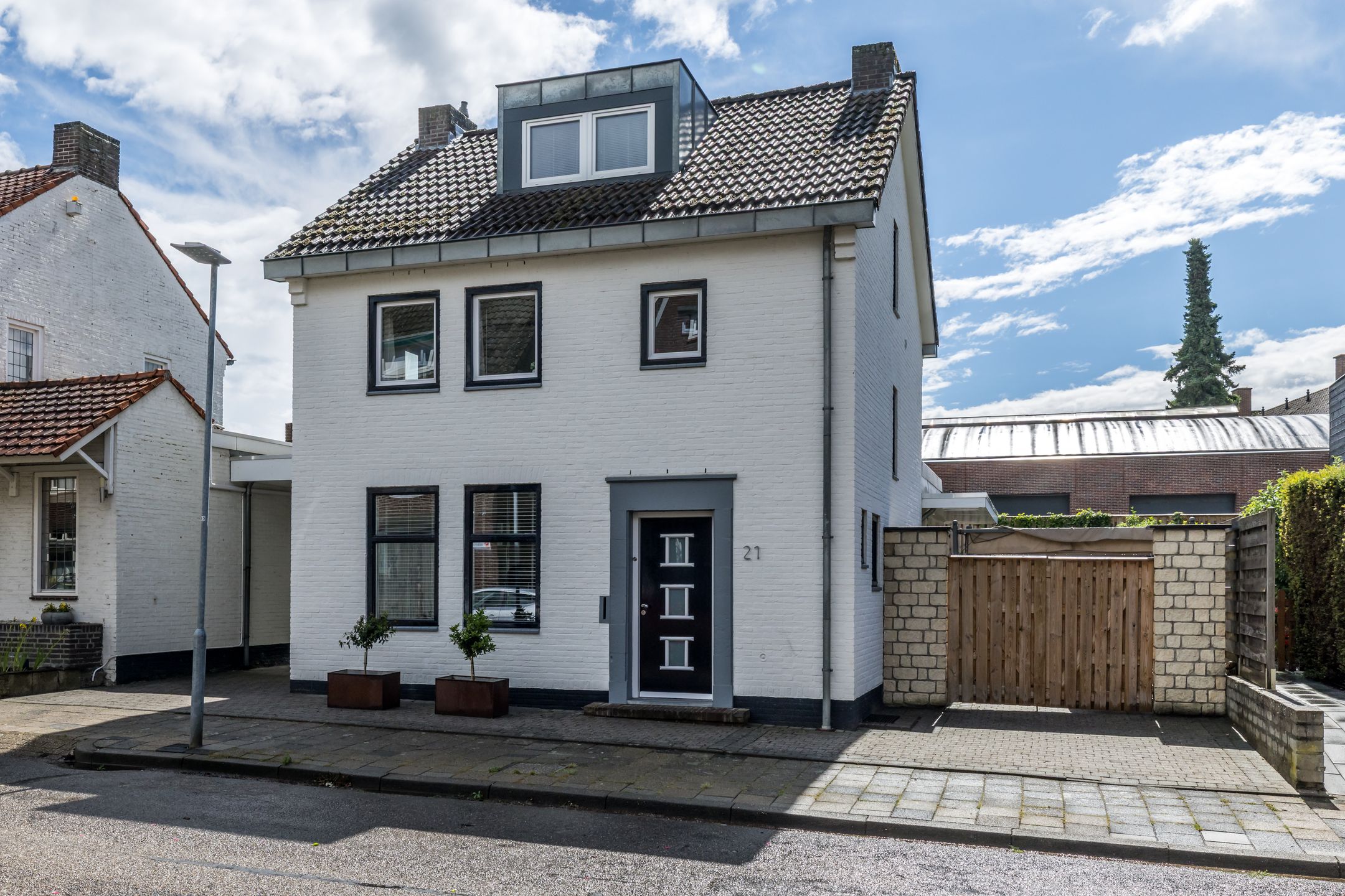 Burg. Cremersstraat 21 