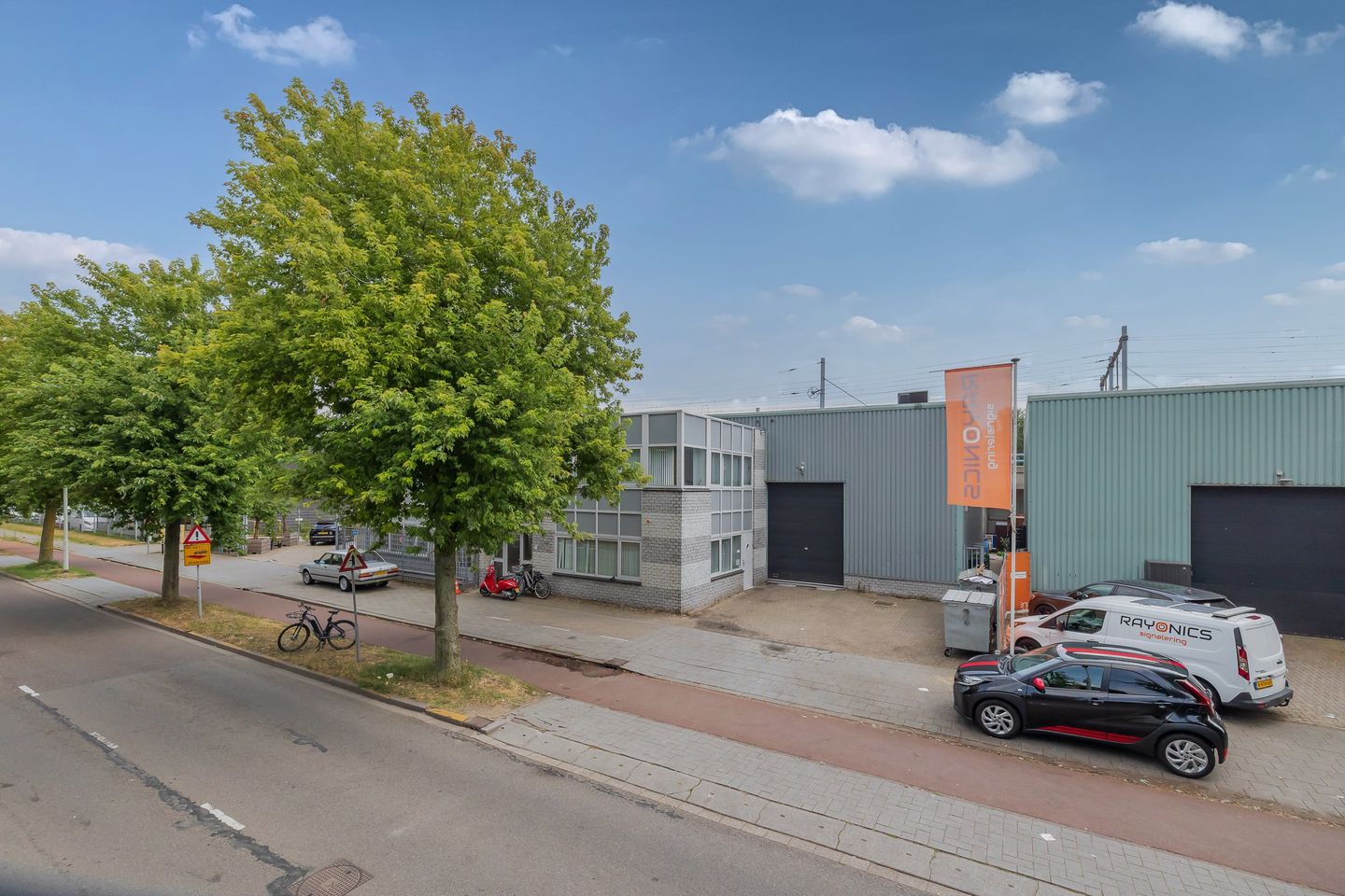 Bekijk foto 2 van Schuttevaerweg 91