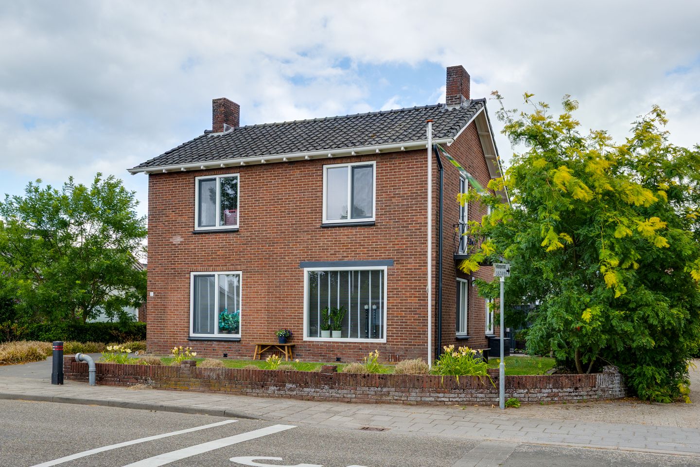 Foto 1 van Veldkamperstraat 1