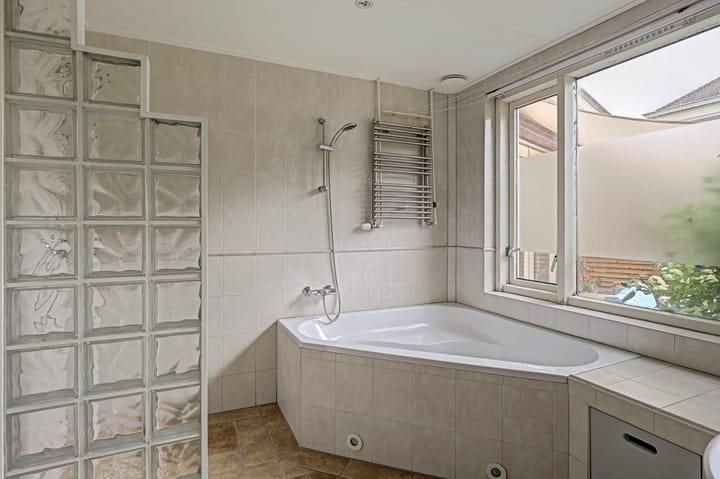Appartement te koop: Heerenweg 57-04, Barsingerhorn