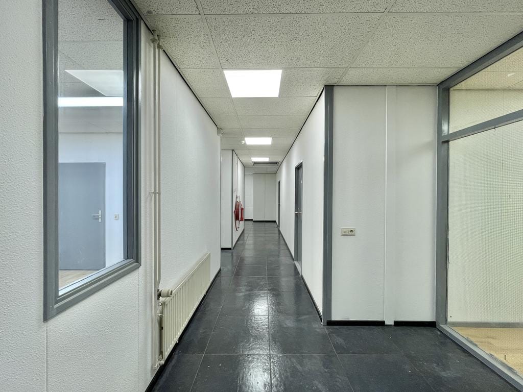 Bekijk foto 3 van Revisieweg 18