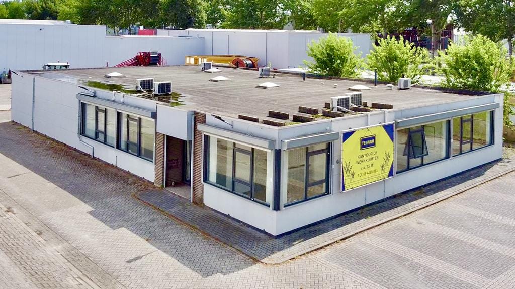 Bekijk foto 1 van Revisieweg 18