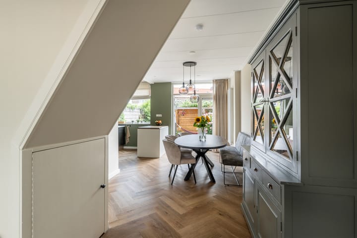 Tussenwoning te koop: Duiventorenstraat 24, Naaldwijk