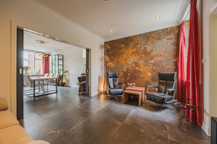 Twee-onder-één-kap te koop: Hendrikstraat 43, Roosendaal