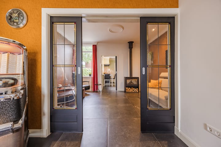 Twee-onder-één-kap te koop: Hendrikstraat 43, Roosendaal
