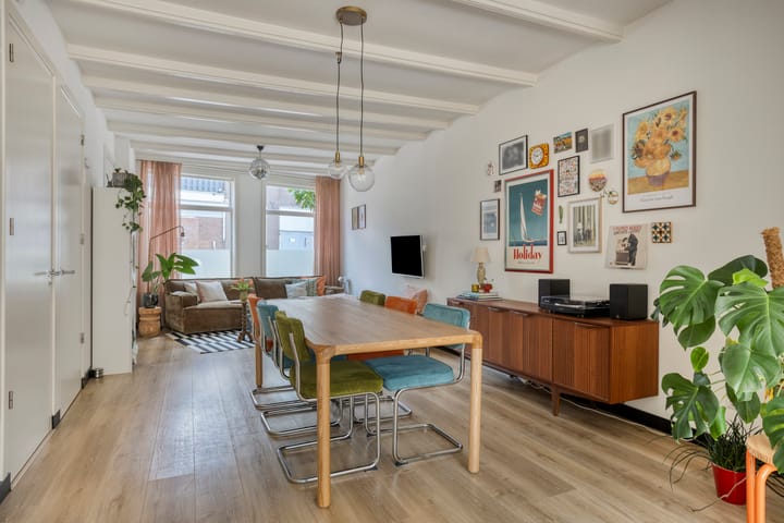 Tussenwoning te koop: Achterom 65, Hoorn