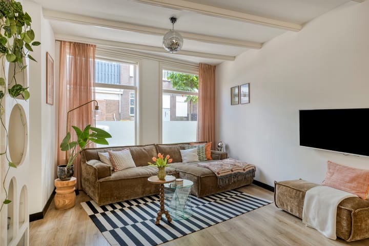 Tussenwoning te koop: Achterom 65, Hoorn