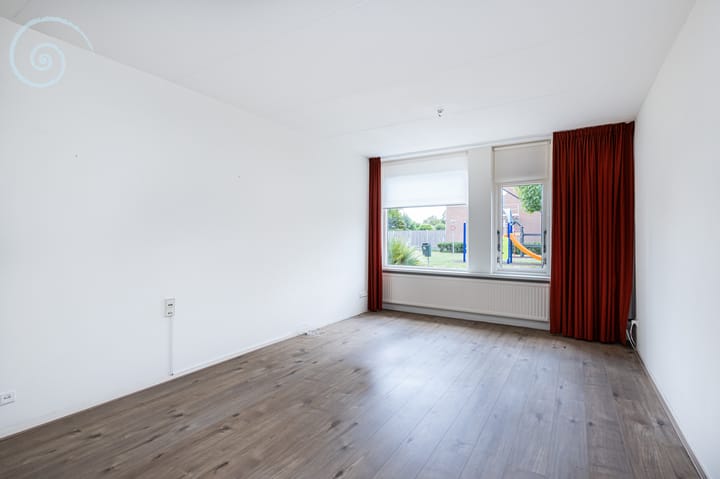 Tussenwoning te koop: Marshof 33, Oude-Tonge