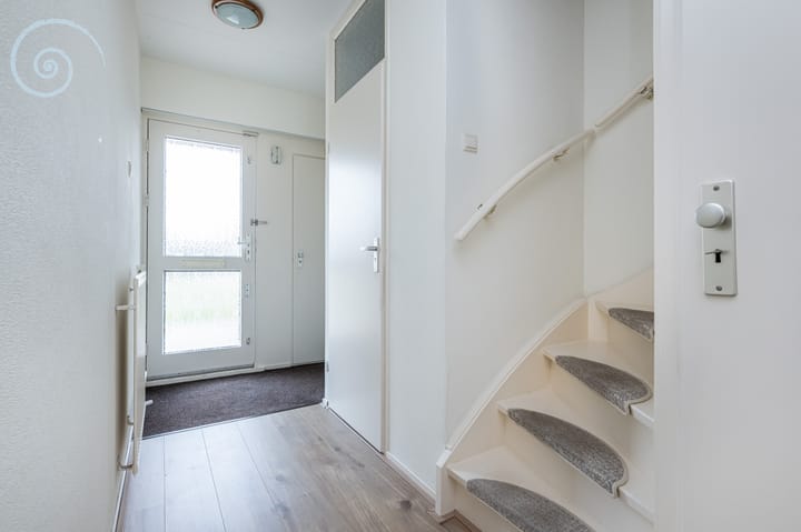 Tussenwoning te koop: Marshof 33, Oude-Tonge