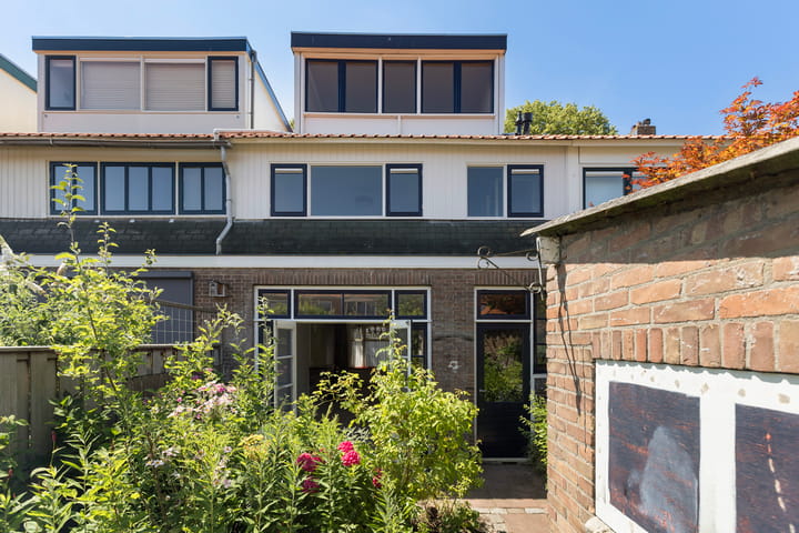 Tussenwoning te koop: Frederik Hendrikstraat 7, Maassluis