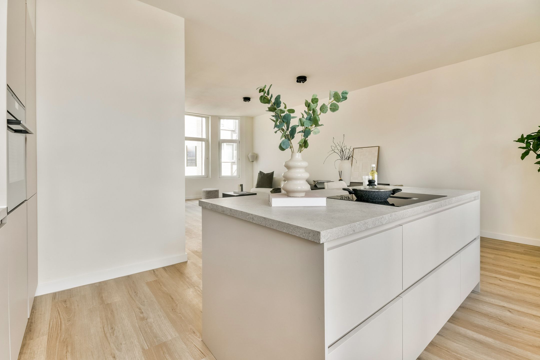 Photo 6 of Czaar Peterstraat 9-A