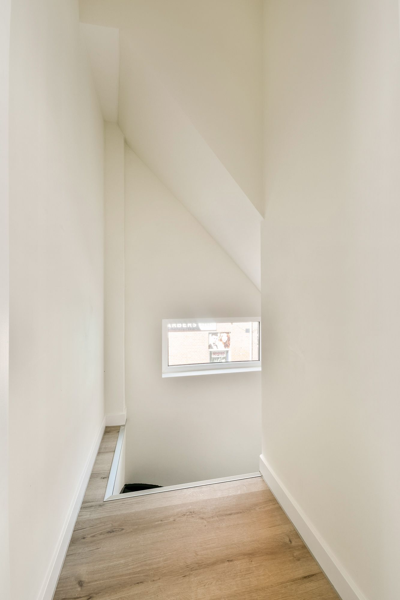Photo 14 of Czaar Peterstraat 9-A