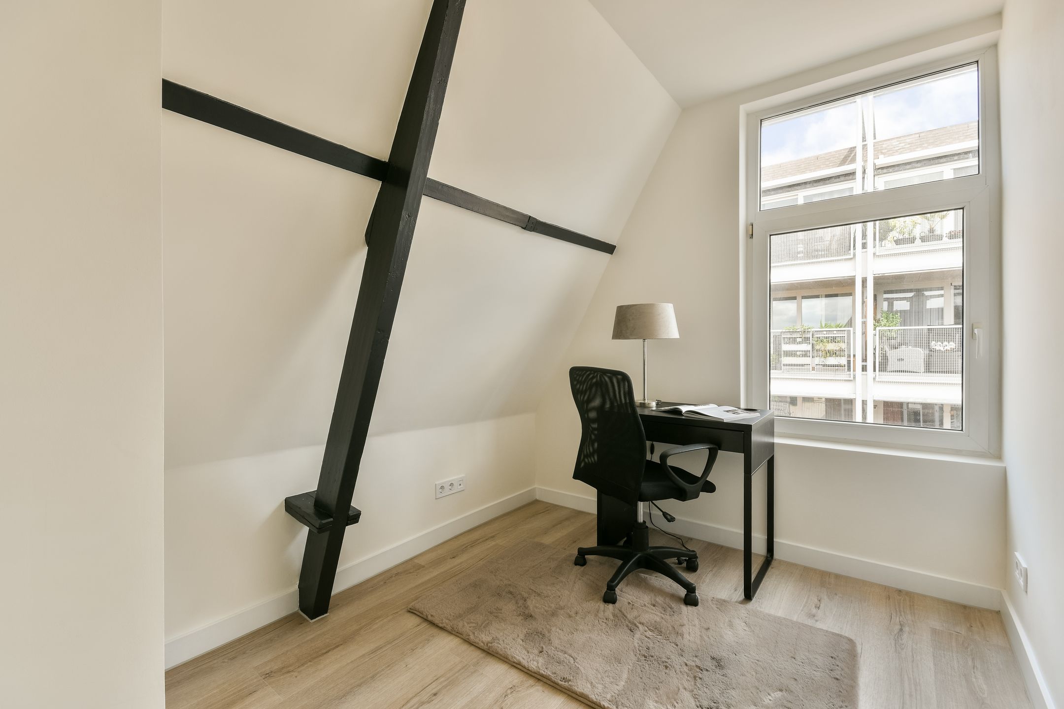 Photo 15 of Czaar Peterstraat 9-A