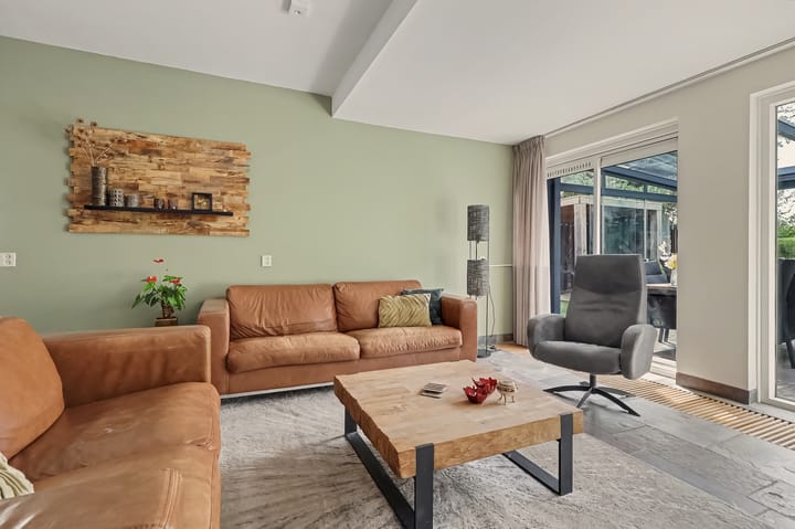Tussenwoning te koop: De Omloop 12, Elshout