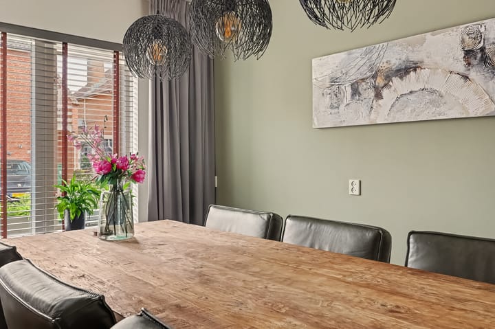 Tussenwoning te koop: De Omloop 12, Elshout