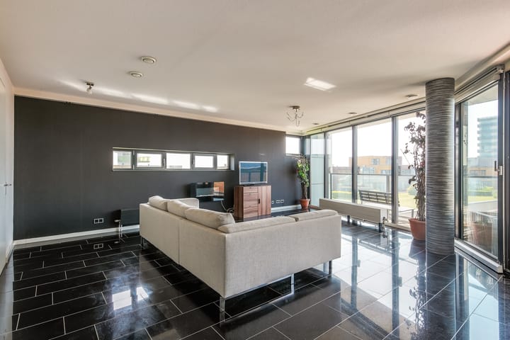 Appartement te koop: Citadel 84, Almere