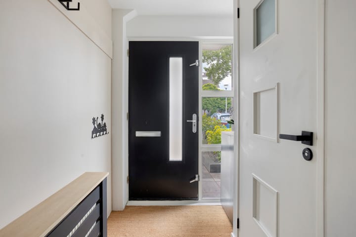 Tussenwoning te koop: Puccinilaan 4, Nieuw-Vennep