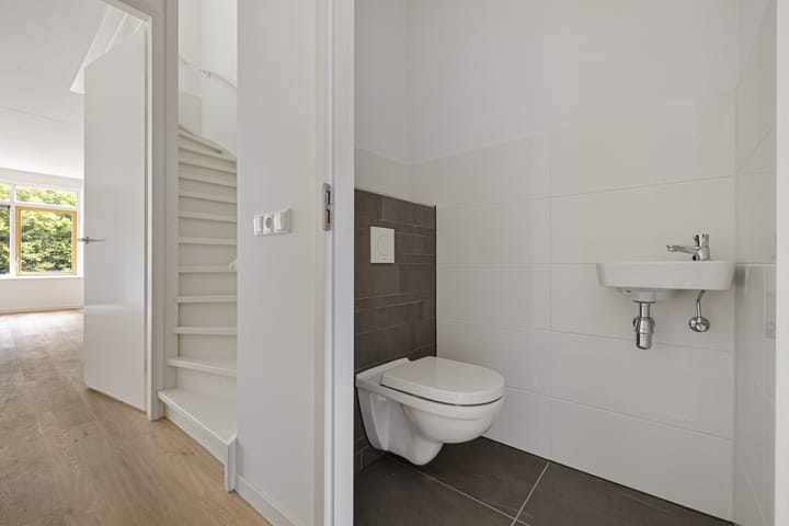 Woning te koop: van Wijngaardenstraat 80, St.-Jacobiparochie