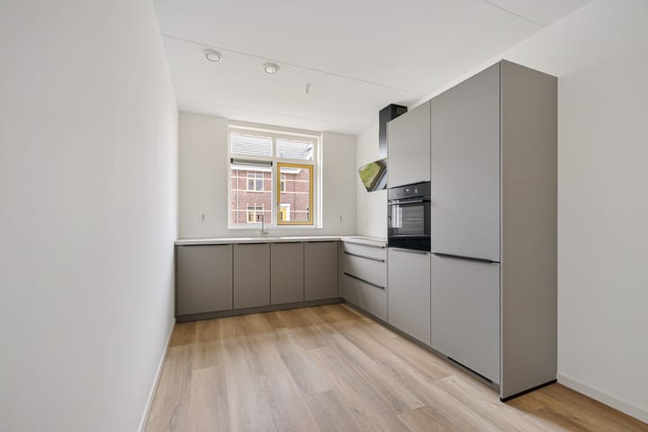 Woning te koop: van Wijngaardenstraat 80, St.-Jacobiparochie