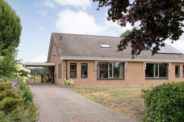 Twee-onder-één-kap te koop: Zwolseweg 159, Balkbrug