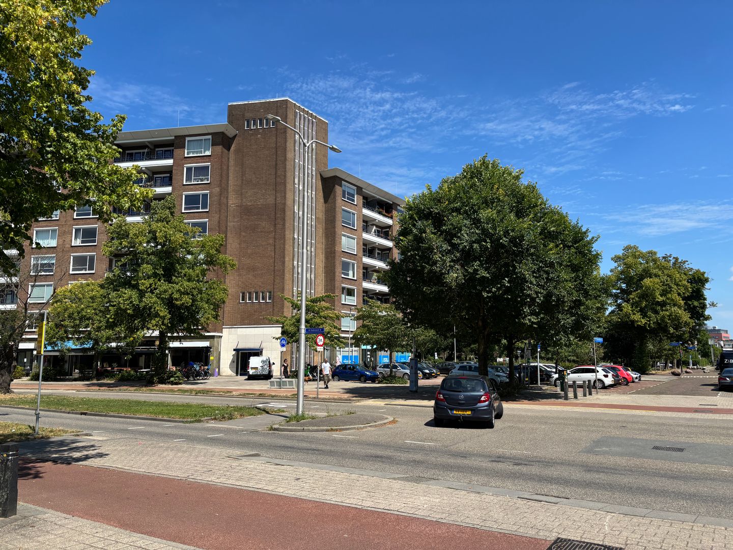 View photo 2 of Oudenoord 501