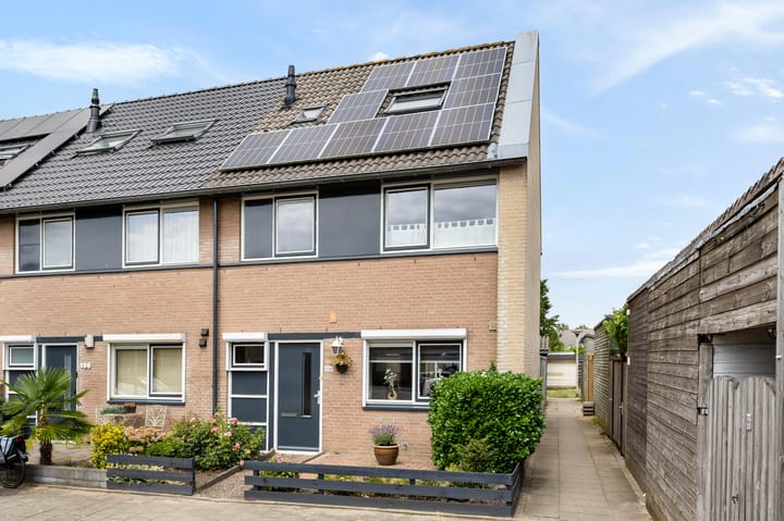 Hoekwoning te koop: Glenn Millerstraat 104, Arnhem