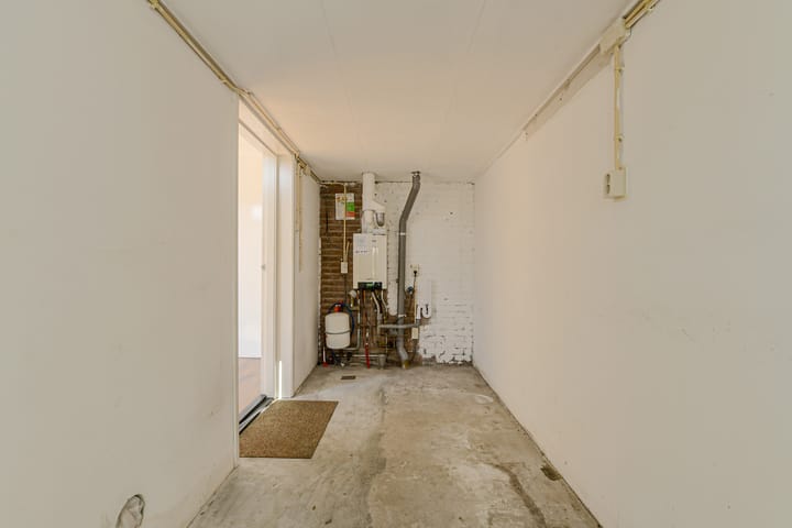 Tussenwoning te koop: Van Veldekestraat 3, Oosterhout (Nb)