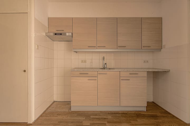 Tussenwoning te koop: Van Veldekestraat 3, Oosterhout (Nb)