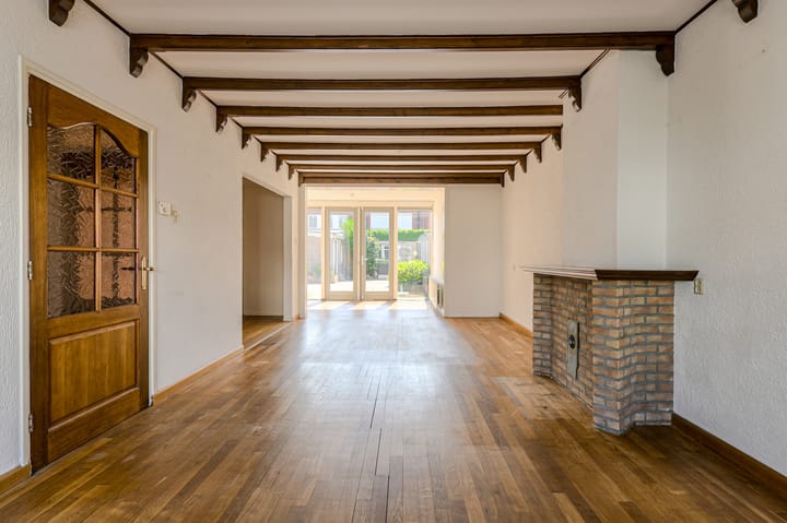 Tussenwoning te koop: Van Veldekestraat 3, Oosterhout (Nb)
