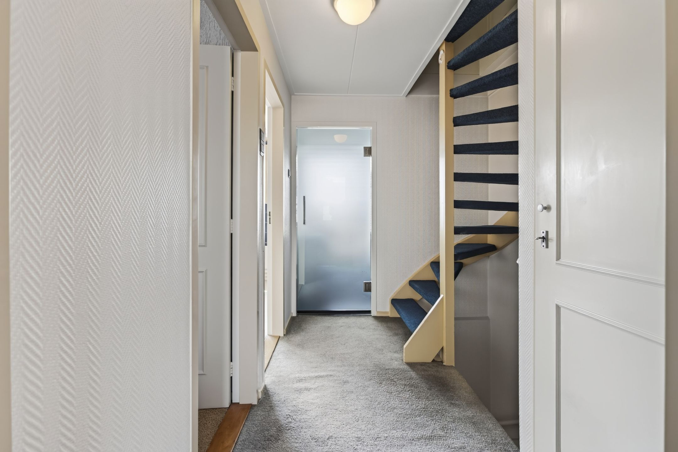 Photo 39 of Reesstraat 14