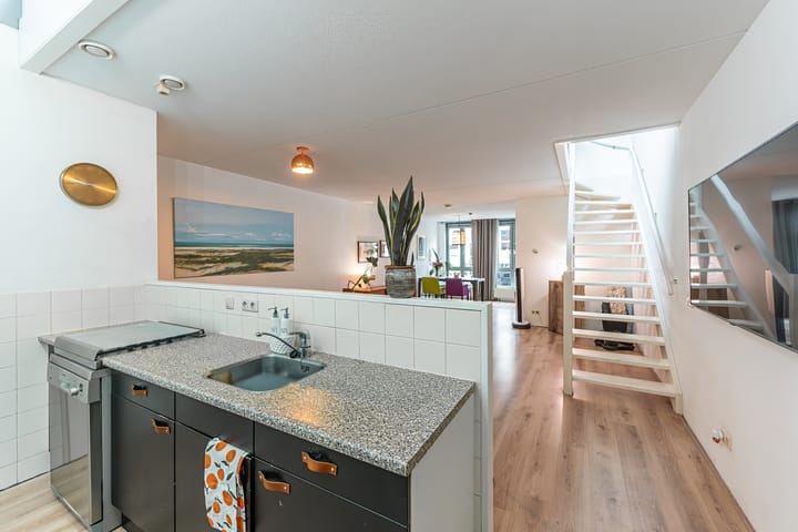 Tussenwoning te koop: Veerstraat 17, Hilversum